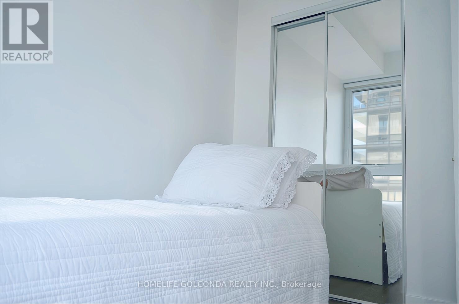 5001 - 7 Grenville Street Property Photo 20
