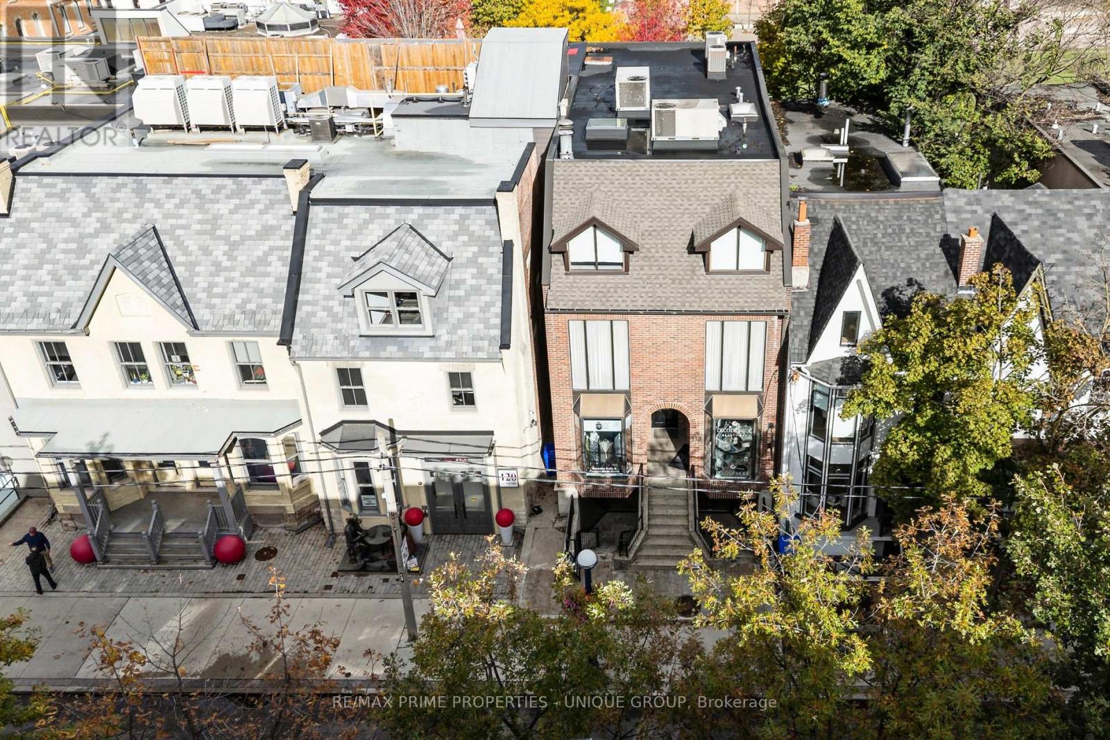 112 Scollard Street Property Photo 2