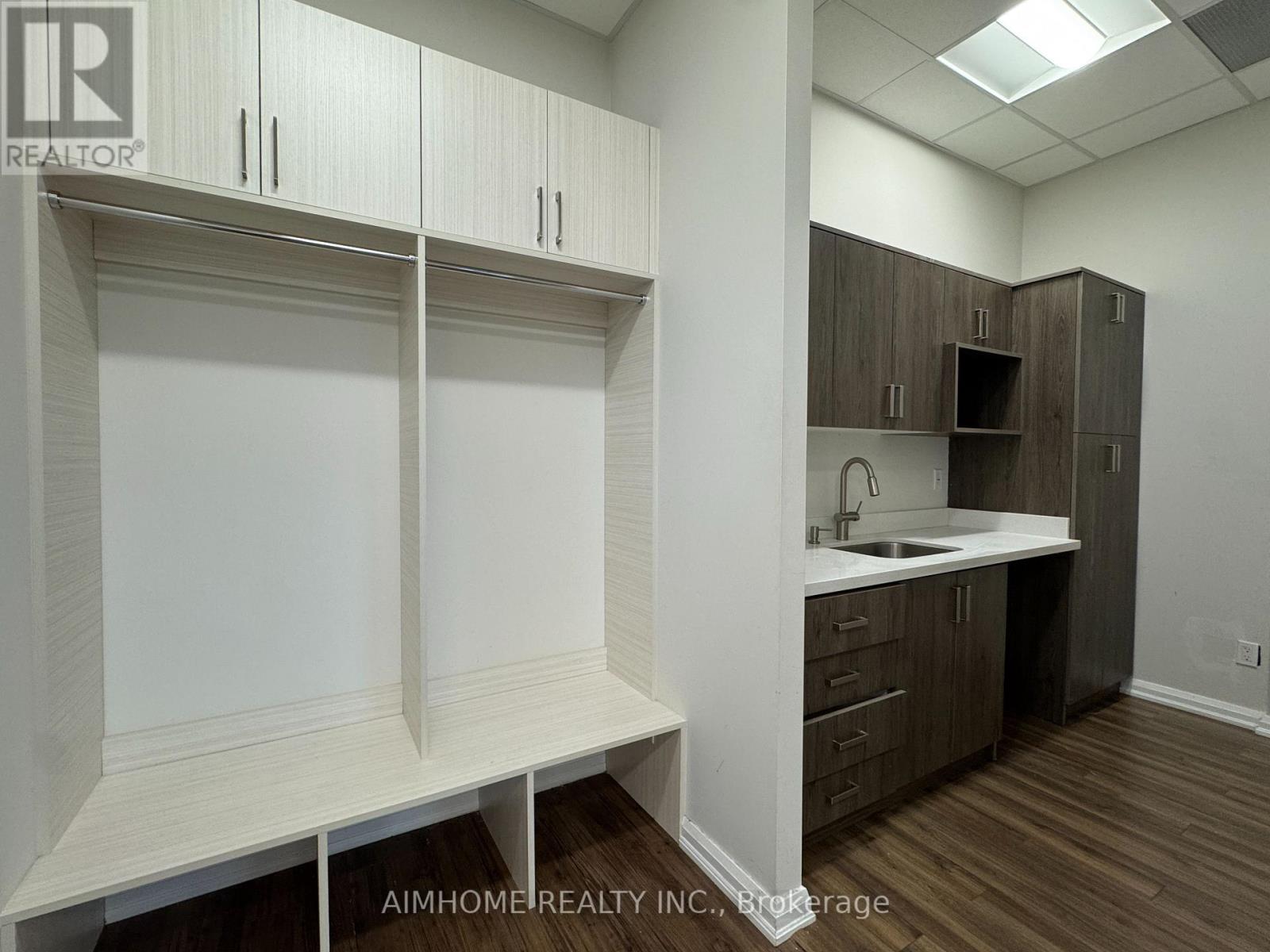 705/704 - 4789 Yonge Street Property Photo 7