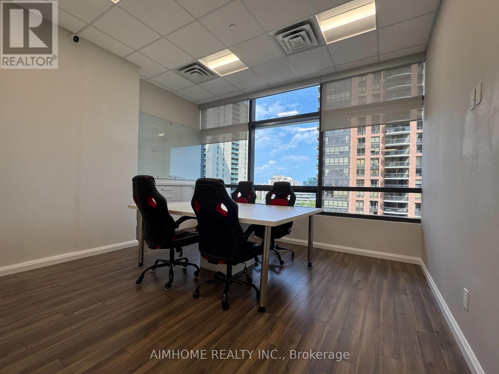705/704 - 4789 Yonge Street Property Photo 9