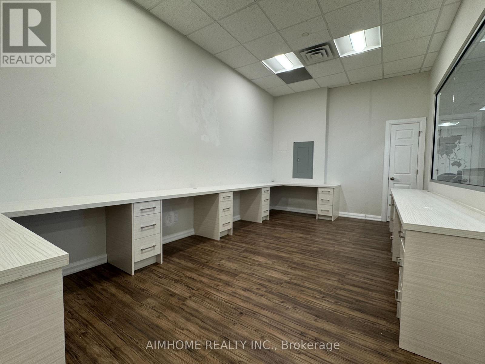705/704 - 4789 Yonge Street Property Photo 10