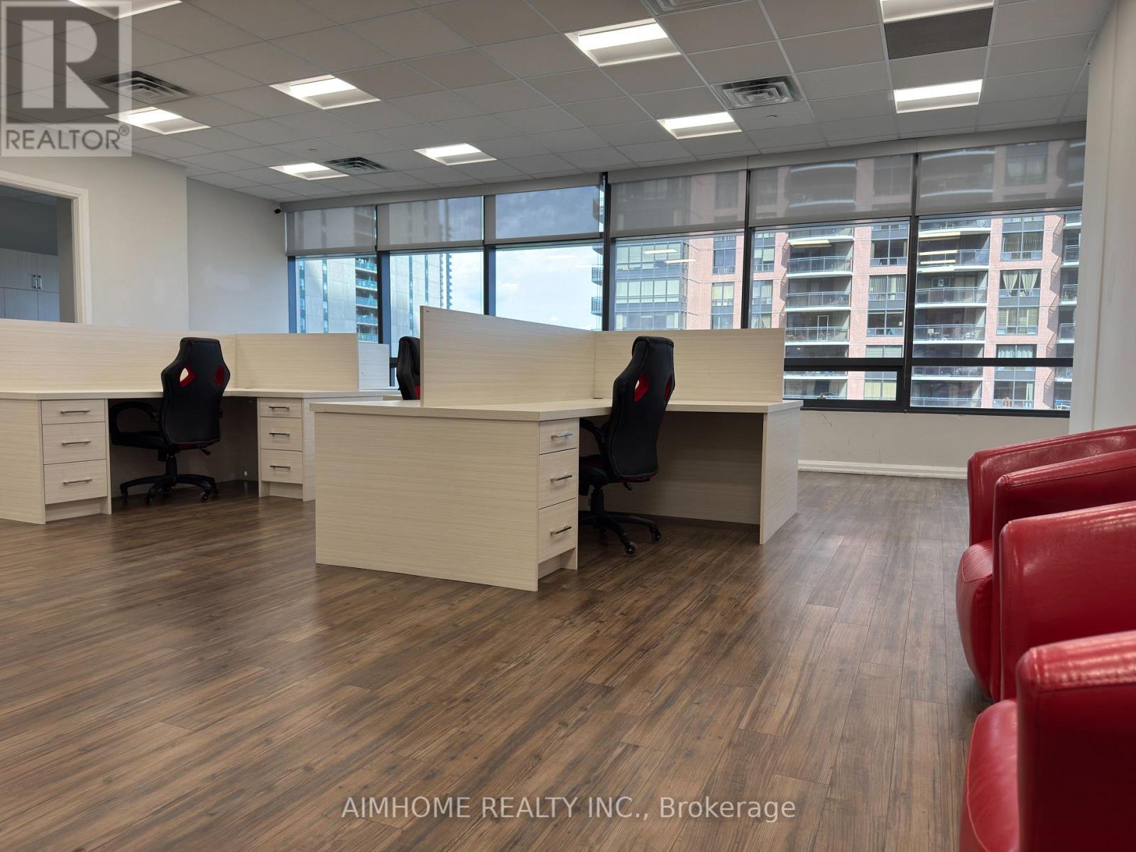 705/704 - 4789 Yonge Street Property Photo 12