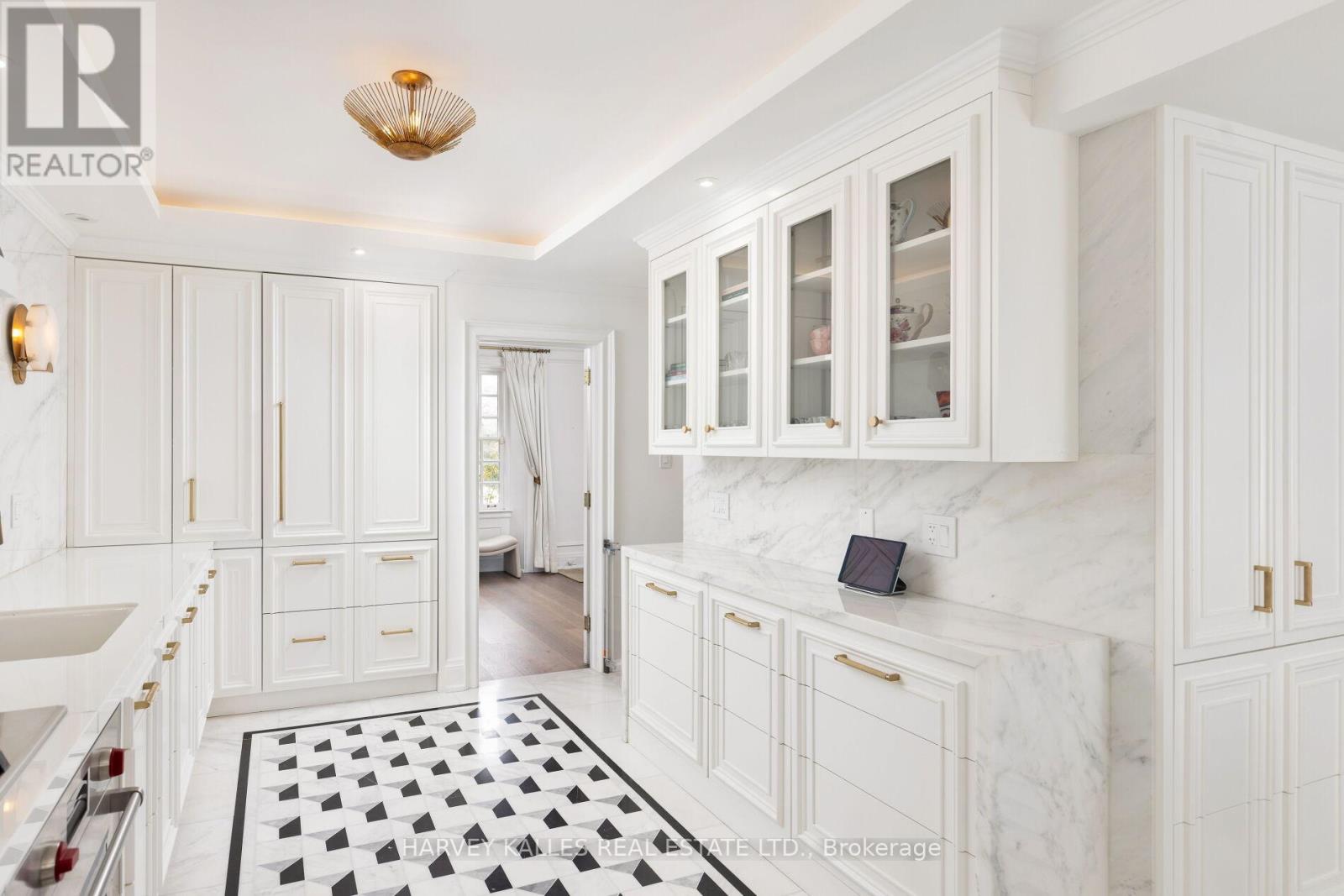 470 Russell Hill Road Property Photo 16
