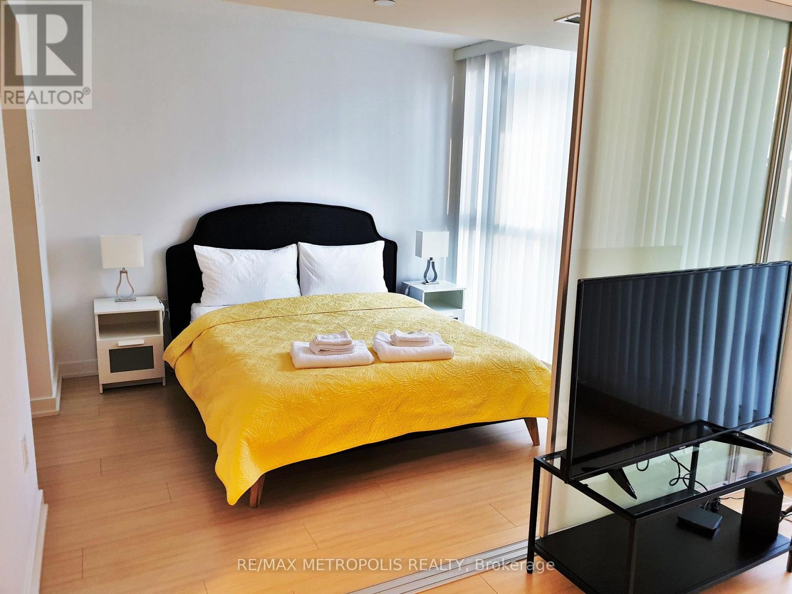 312 - 85 Queens Wharf Road Property Photo 2