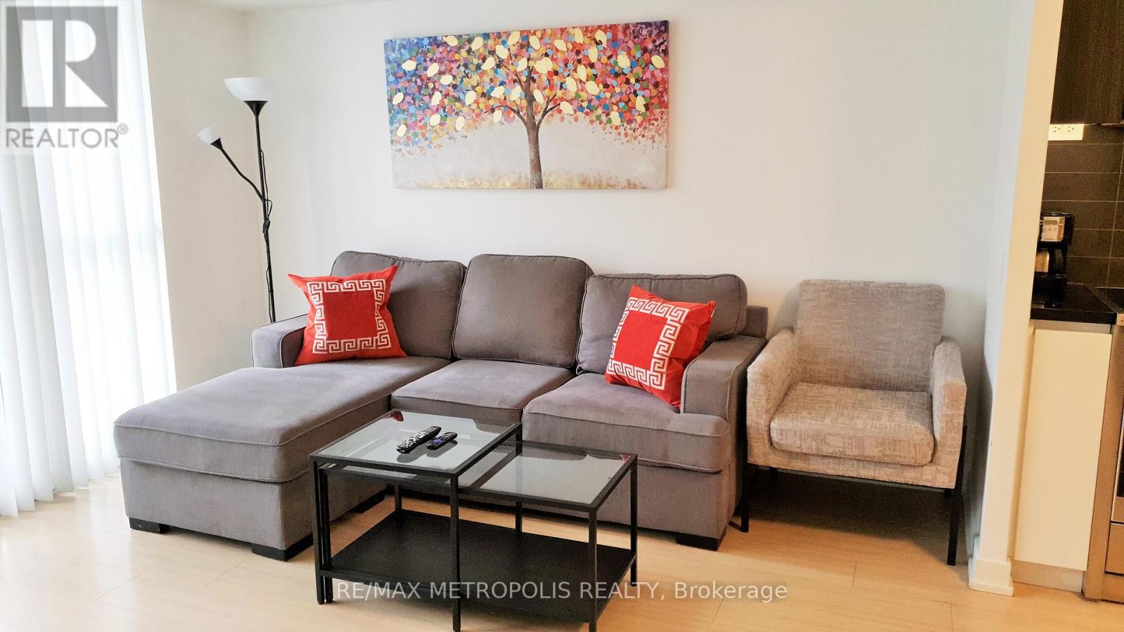 516 - 85 Queens Wharf Road Property Photo 2