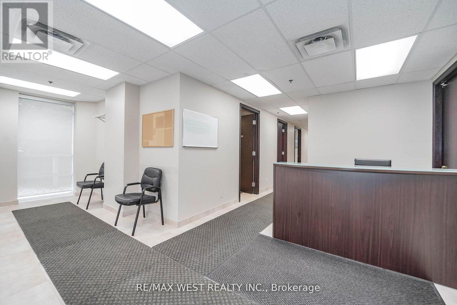 C3 - 800 Sheppard Avenue W Property Photo 3