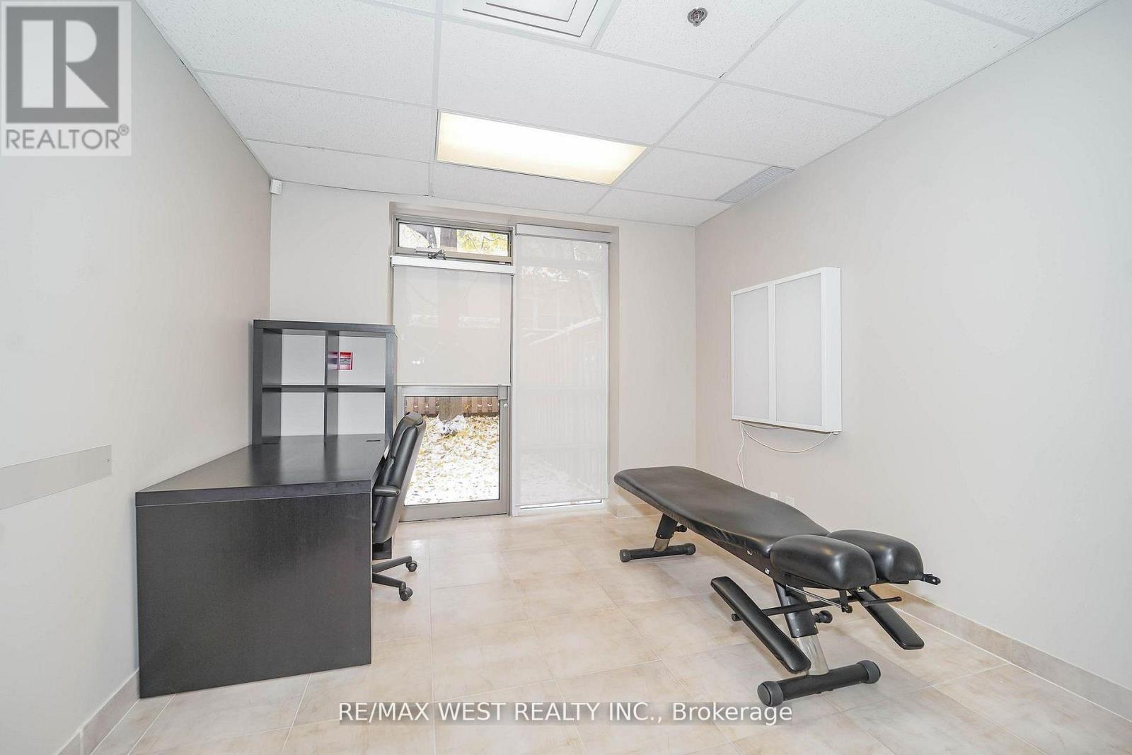 C3 - 800 Sheppard Avenue W Property Photo 7