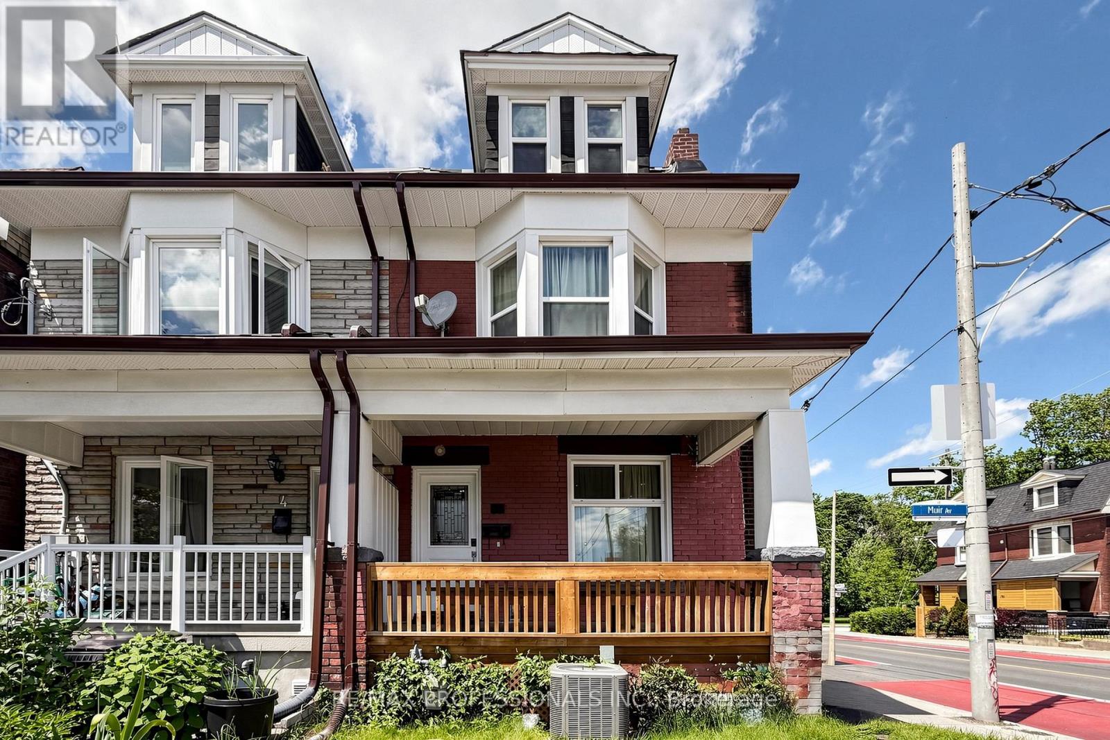 2 Muir Avenue Property Photo 1