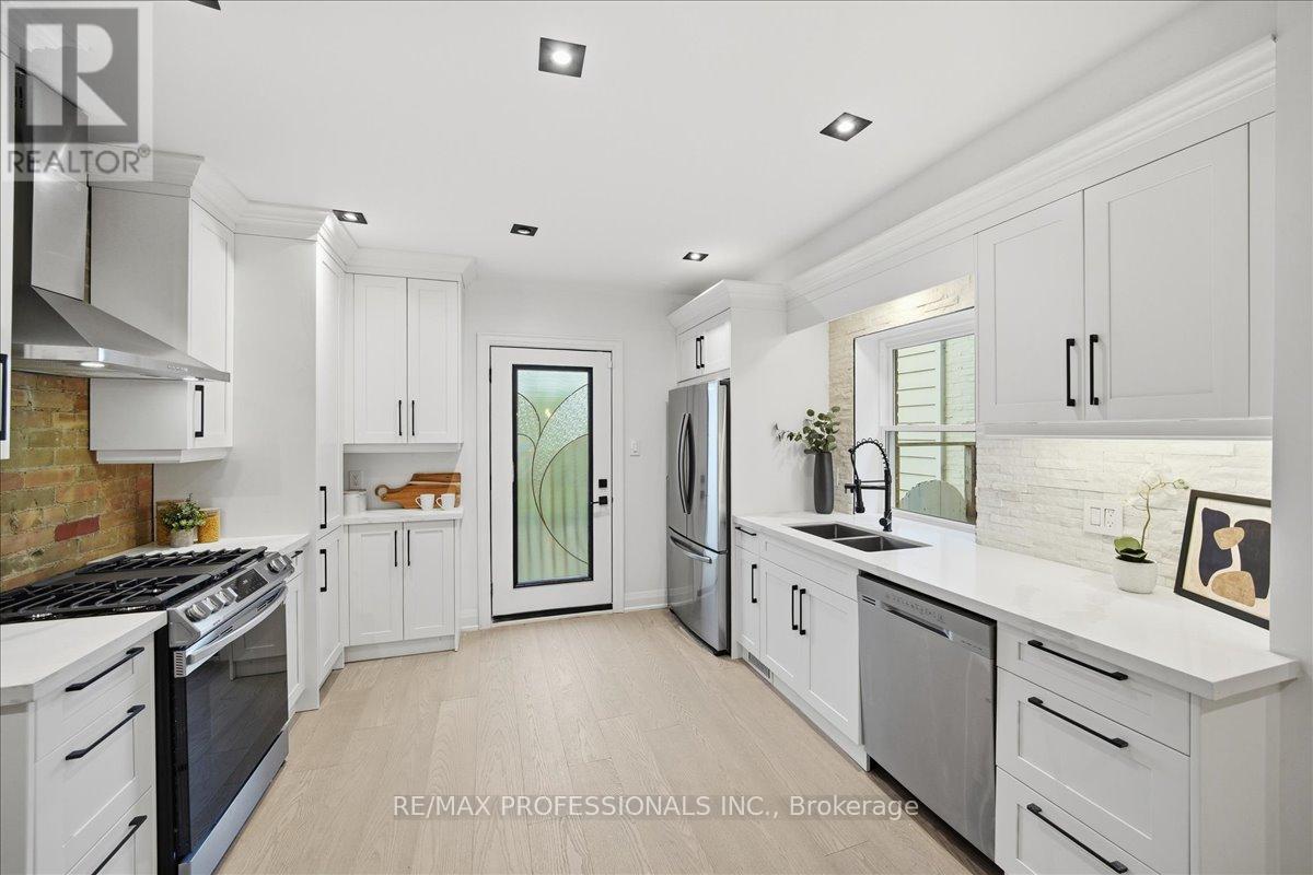 777 Dufferin Street Property Photo 11
