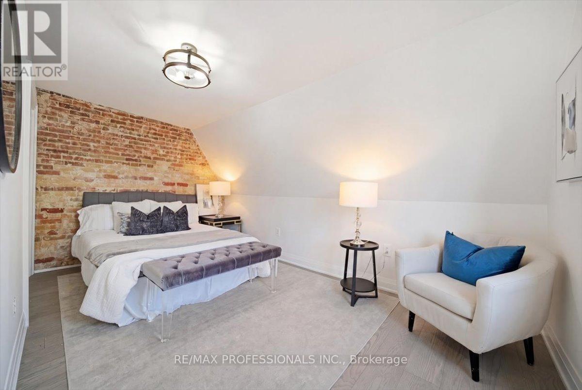 777 Dufferin Street Property Photo 32