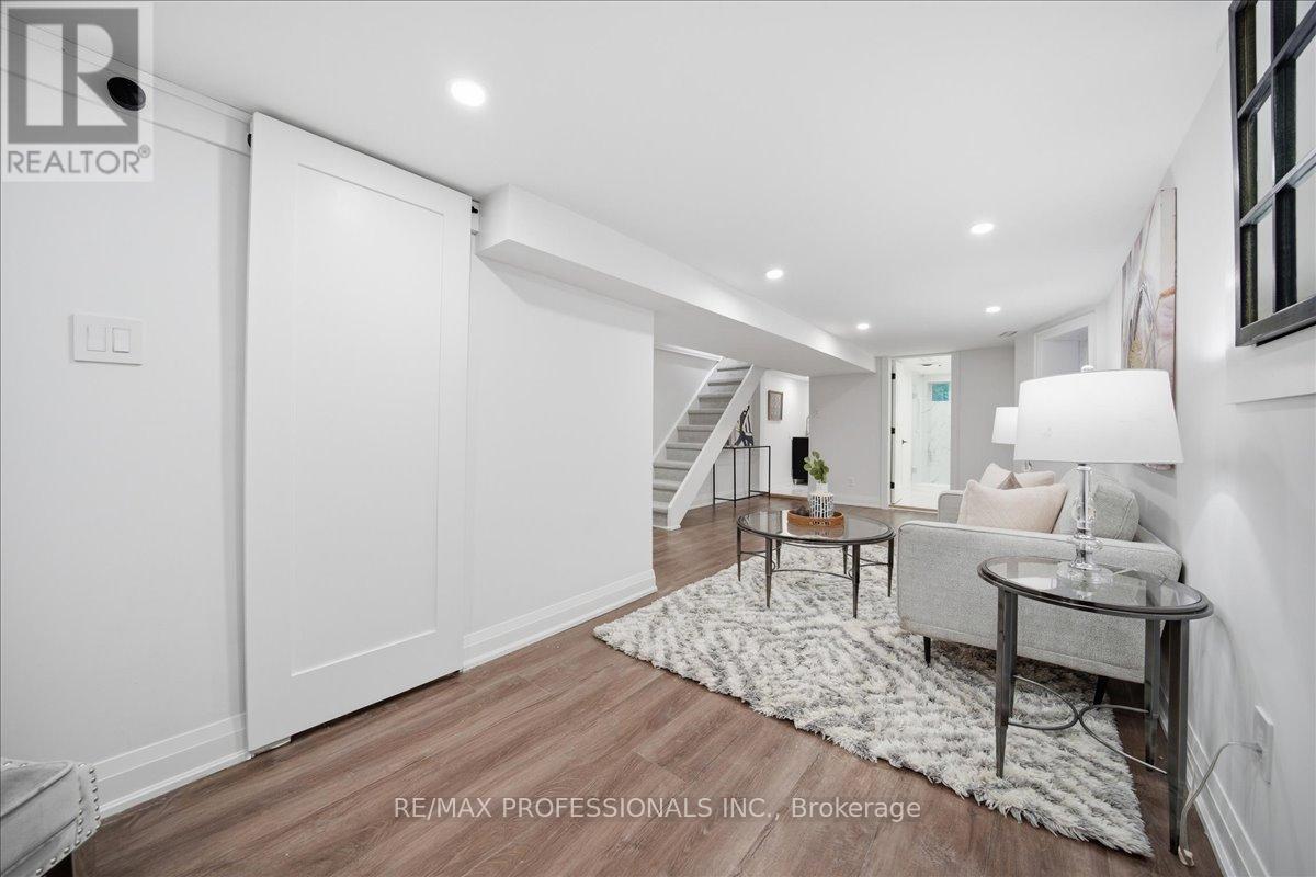 777 Dufferin Street Property Photo 38