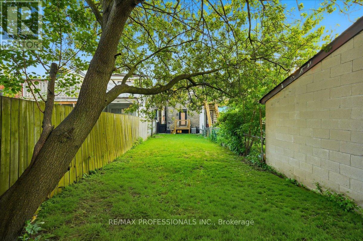 777 Dufferin Street Property Photo 42