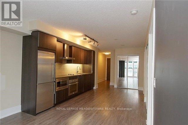 601 - 300 Front Street Property Photo 4