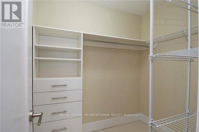 601 - 300 Front Street Property Photo 8