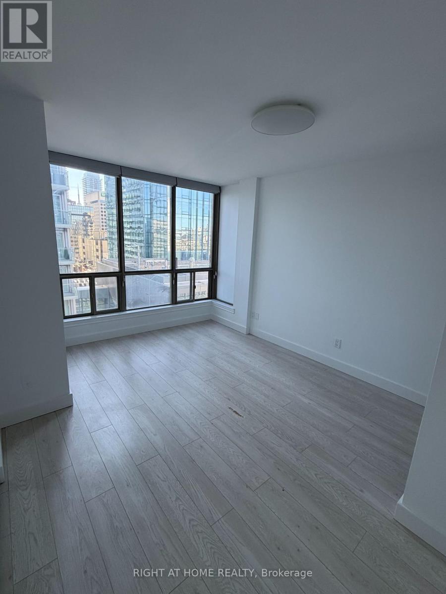 1601 - 40 Scollard Street Property Photo 18