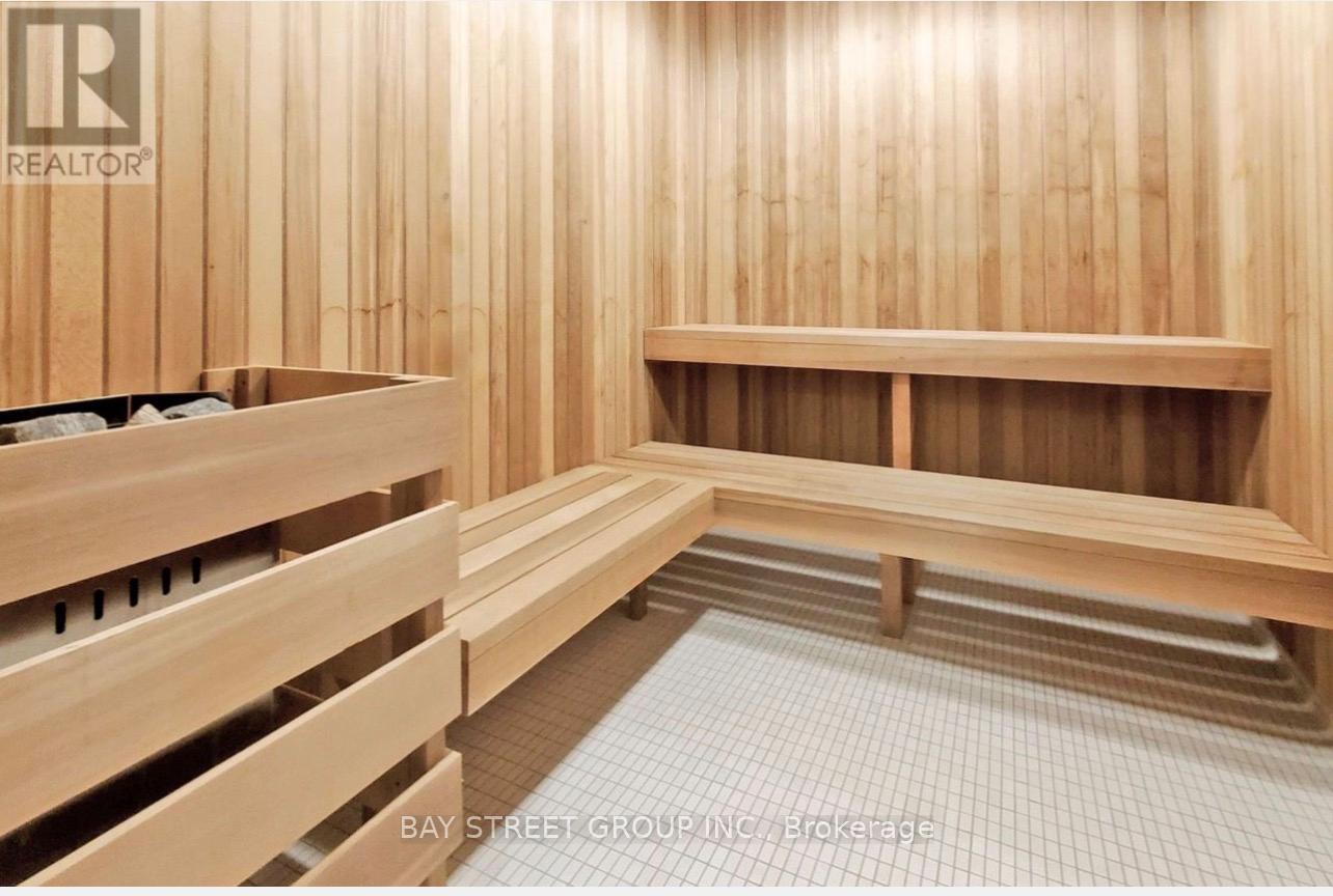 4209 - 197 Yonge Street Property Photo 8