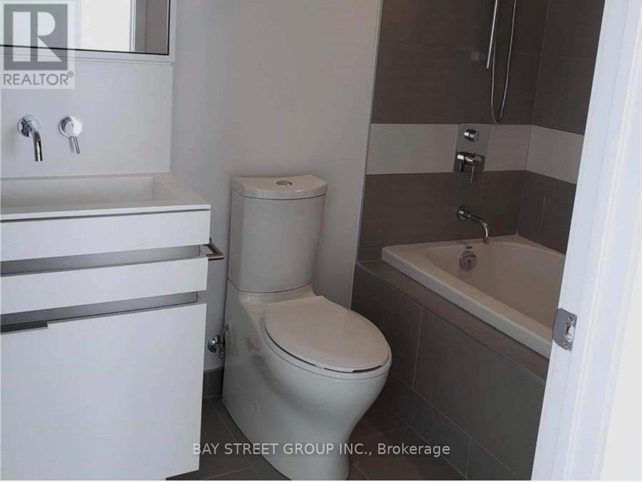 4209 - 197 Yonge Street Property Photo 11