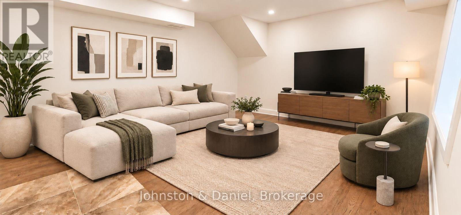 202 - 2579 Yonge Street Property Photo 1
