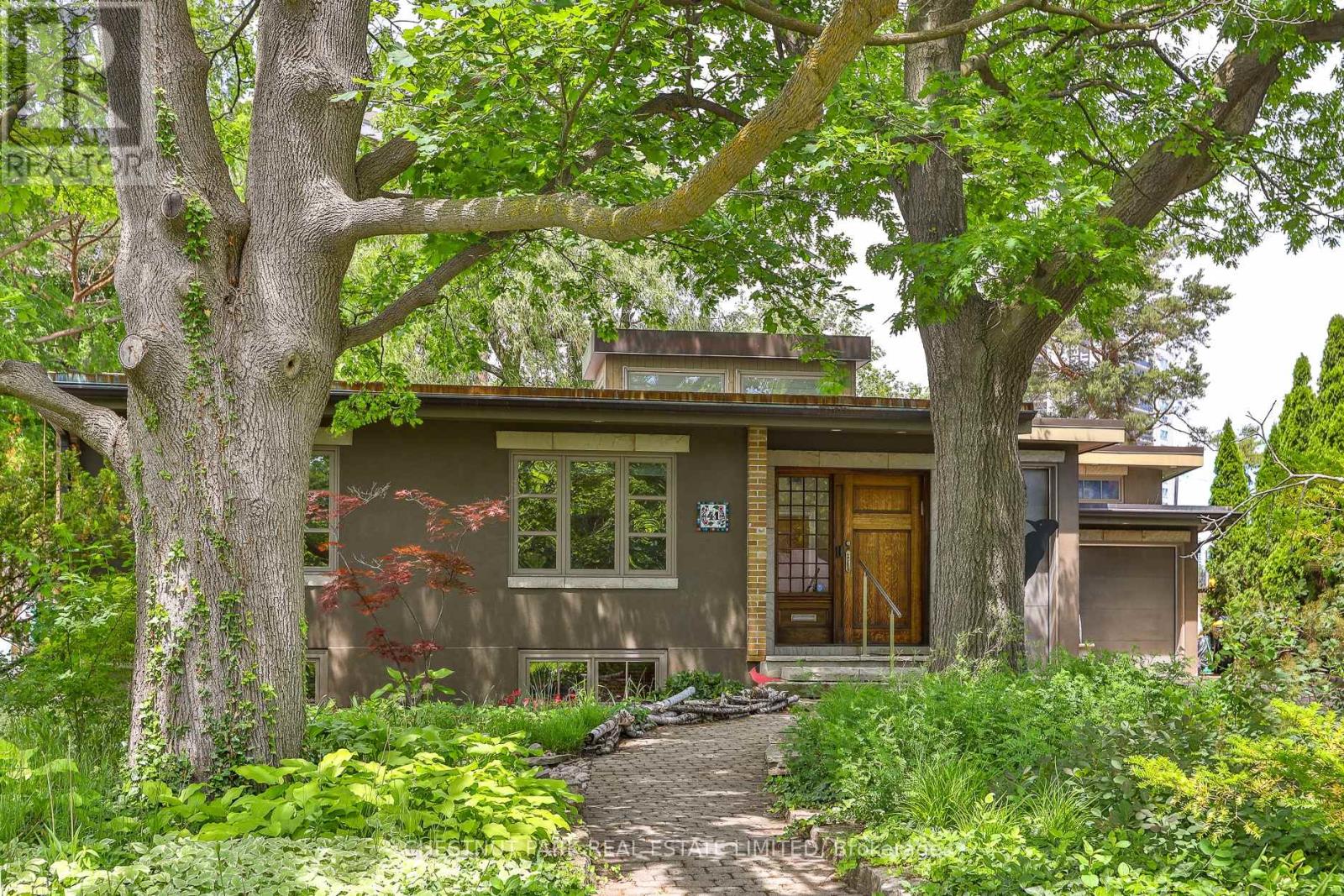 41 Hurlingham Crescent Property Photo 1