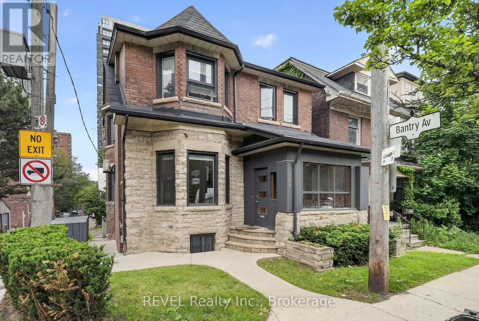 380 SPADINA ROAD