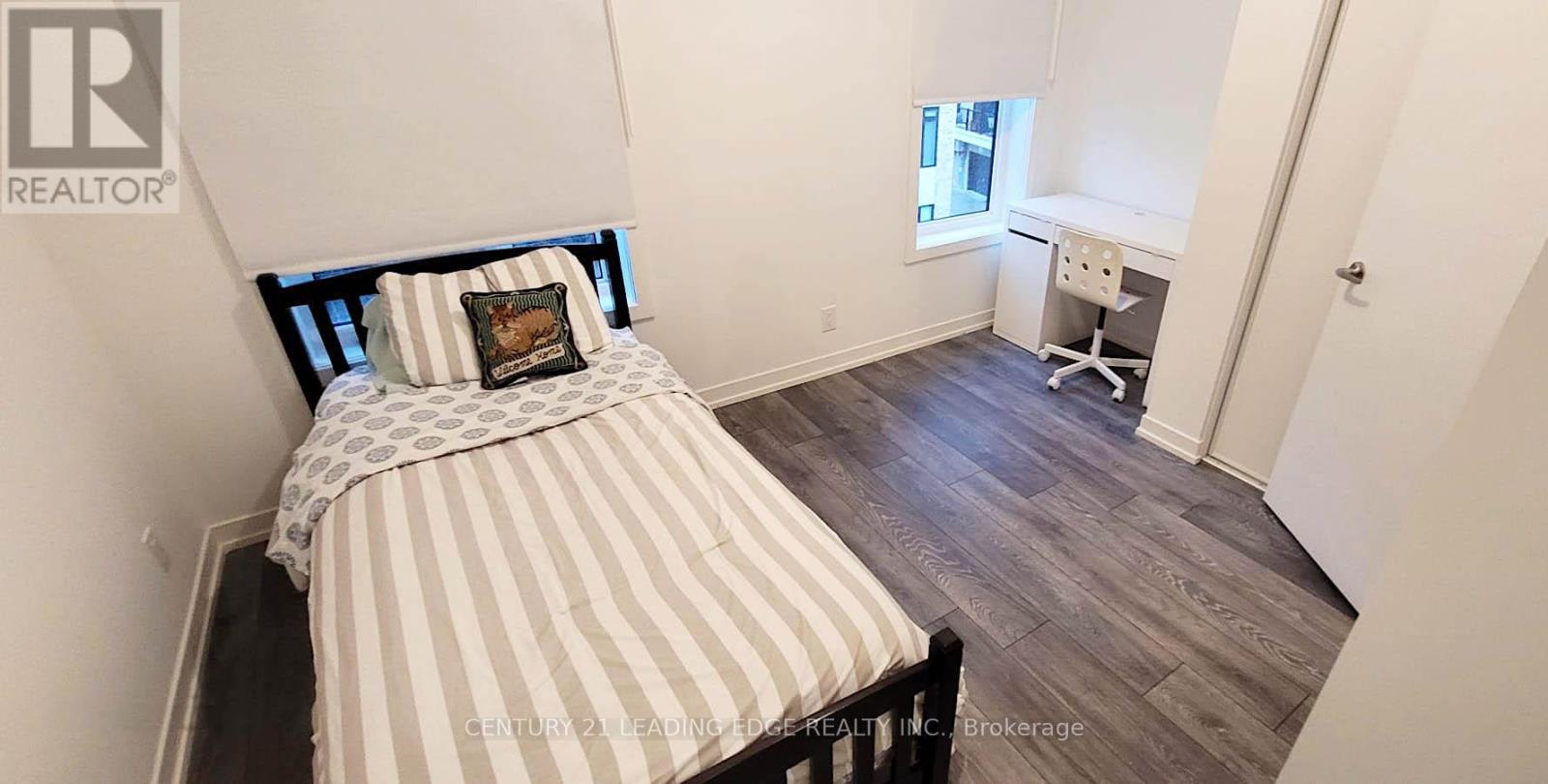 Room 1 - 10 Spruce Pines Crescent Property Photo 3