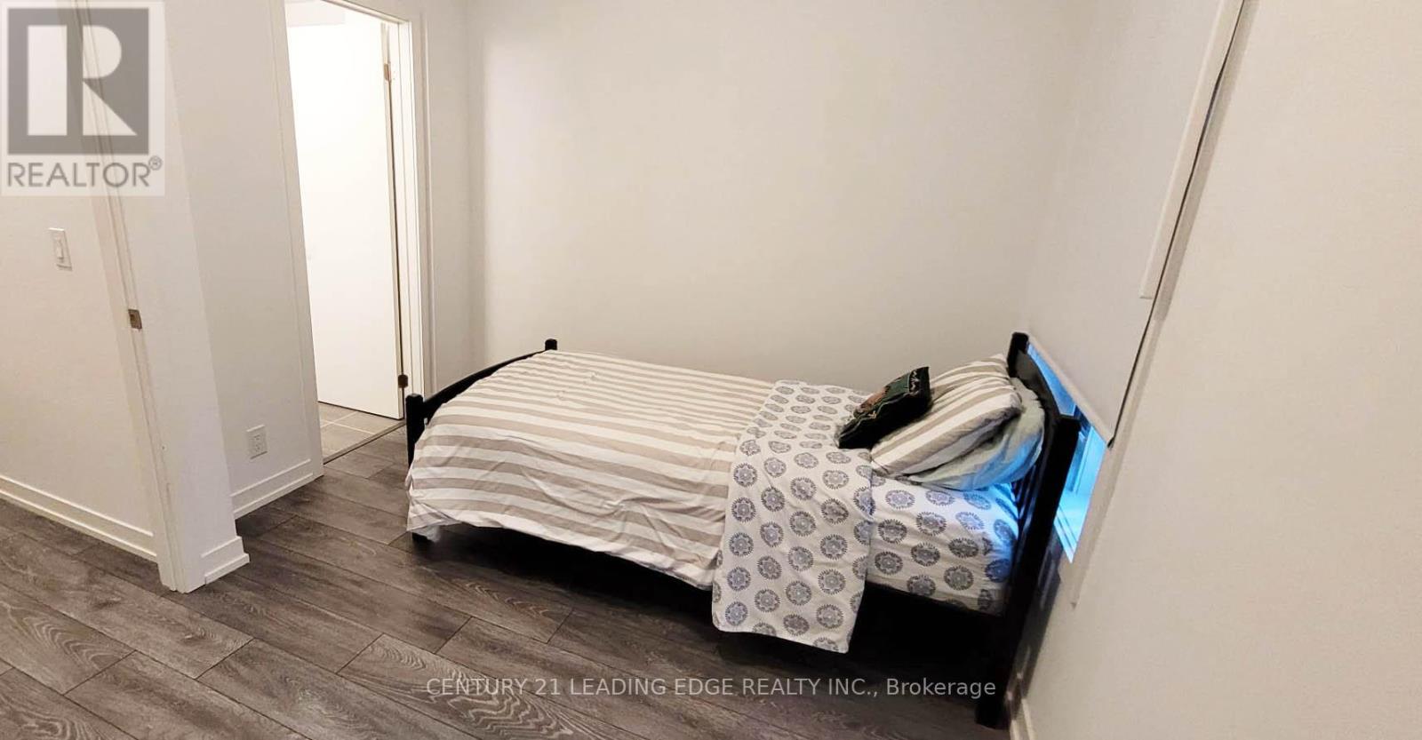Room 1 - 10 Spruce Pines Crescent Property Photo 4