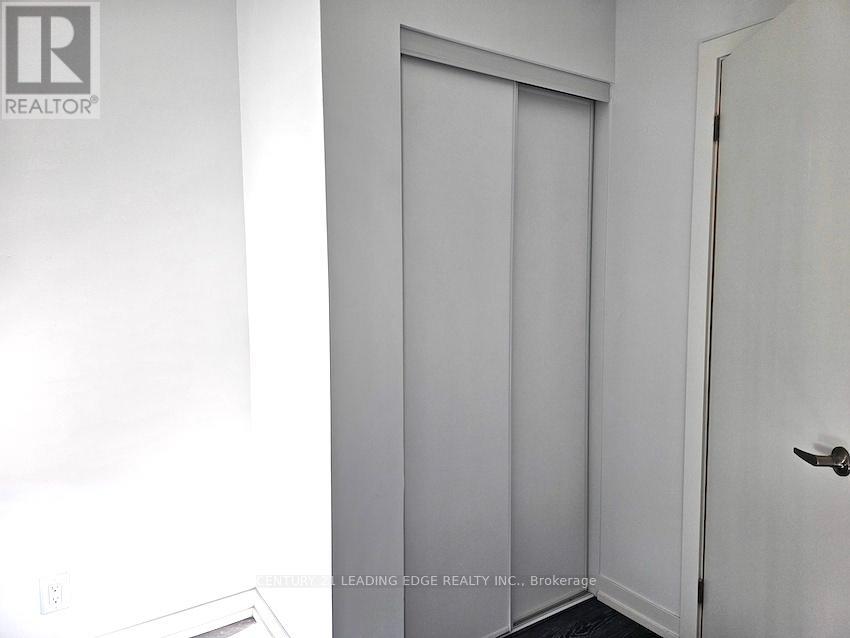 Room 1 - 10 Spruce Pines Crescent Property Photo 5