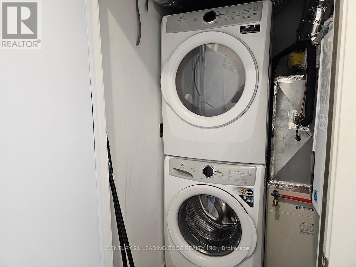 Room 1 - 10 Spruce Pines Crescent Property Photo 9