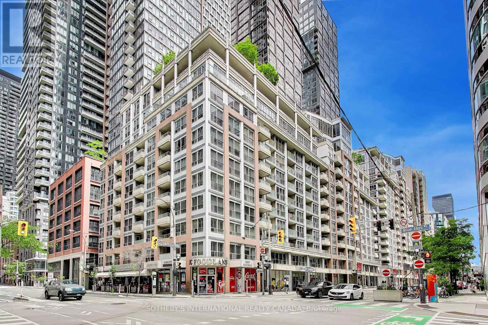 1005 - 270 WELLINGTON STREET W Property Photo 1