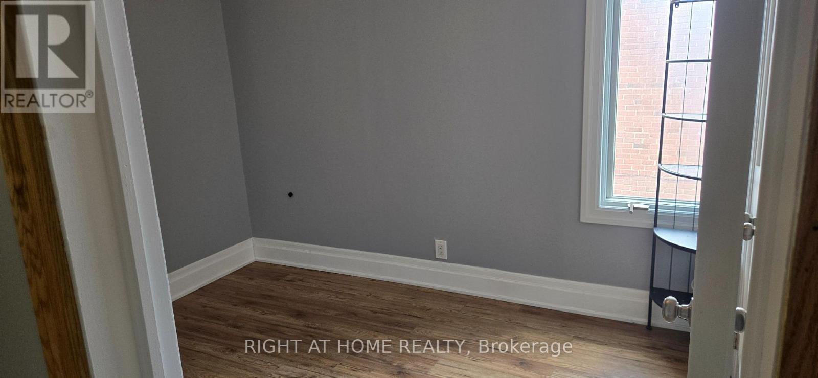 258 Howland Avenue Property Photo 8