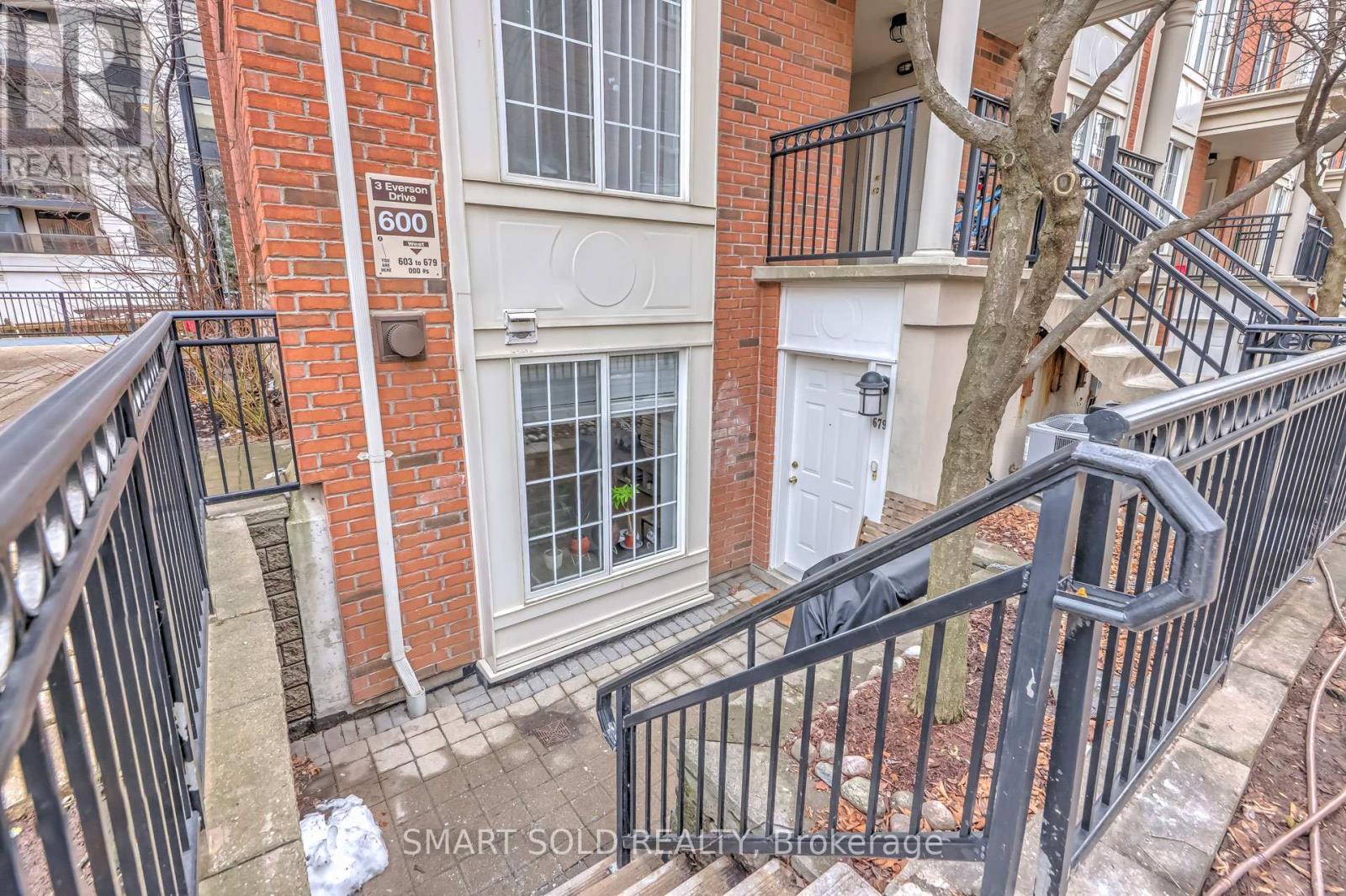 679 - 3 Everson Drive Property Photo 4