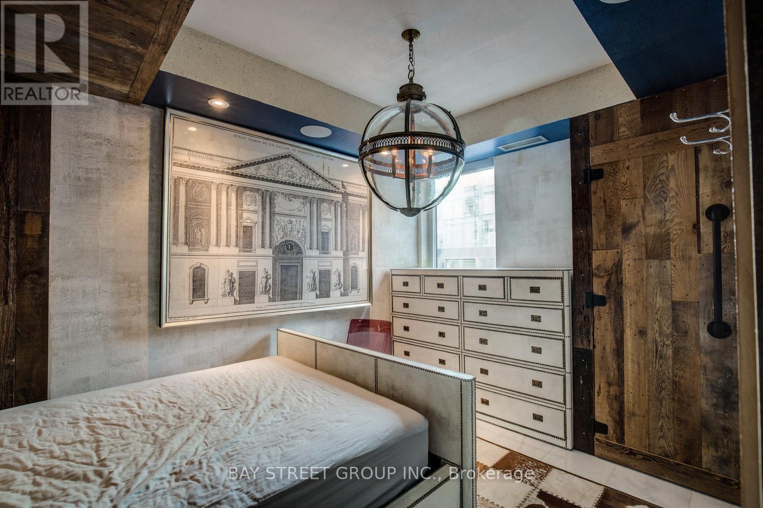 301 - 68 Yorkville Avenue Property Photo 12