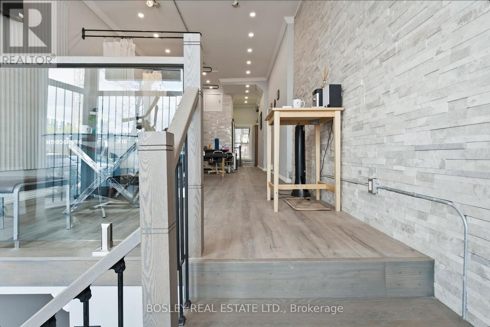 179 Queen Street E Property Photo 6