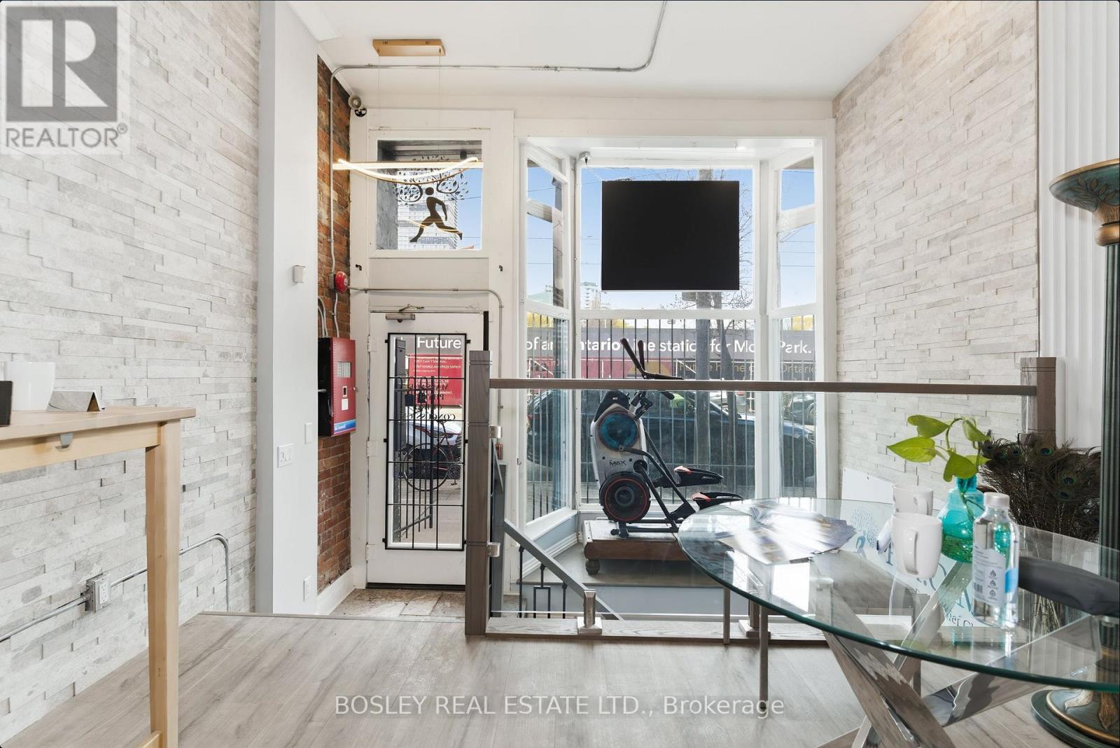 179 Queen Street E Property Photo 8