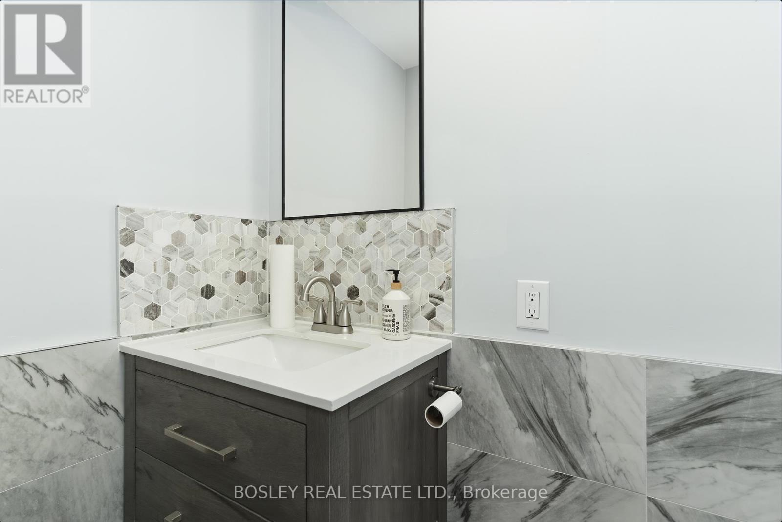 179 Queen Street E Property Photo 11