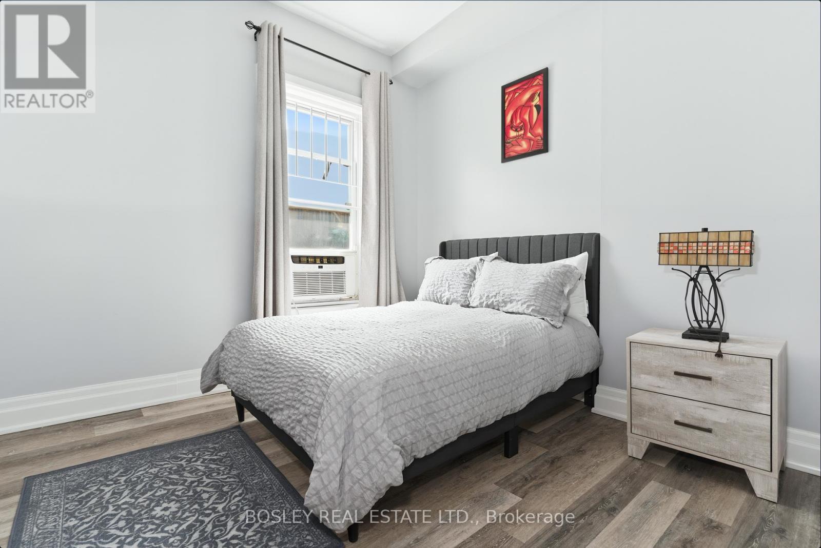 179 Queen Street E Property Photo 28