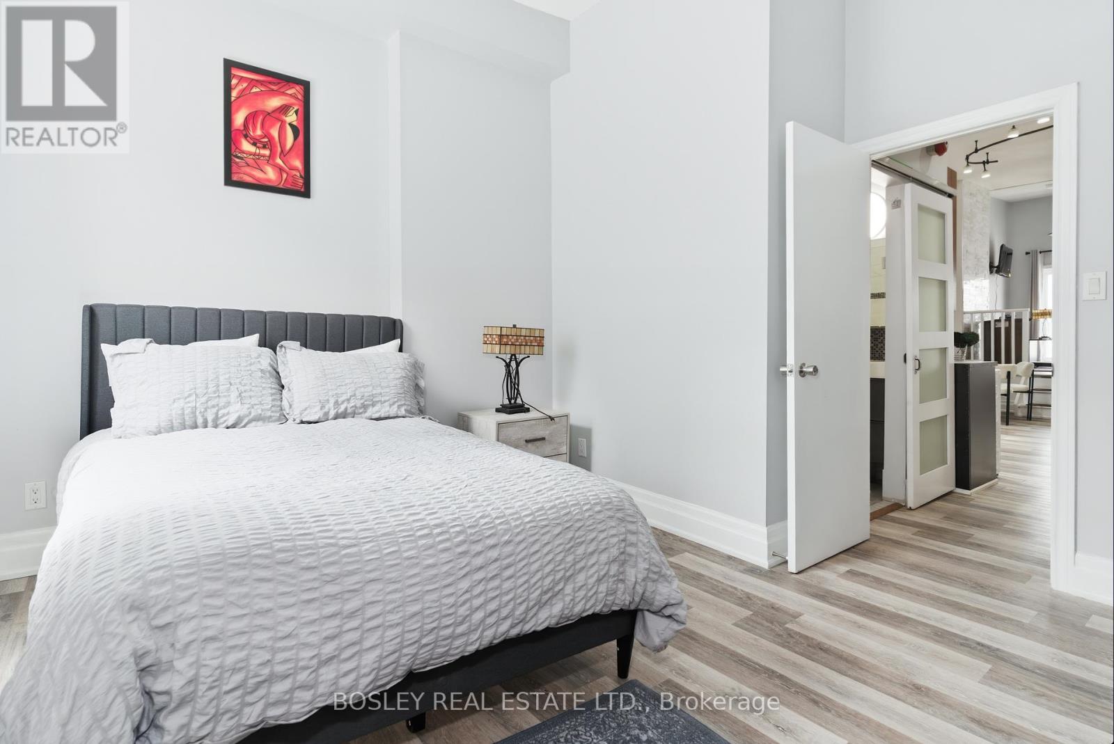 179 Queen Street E Property Photo 29