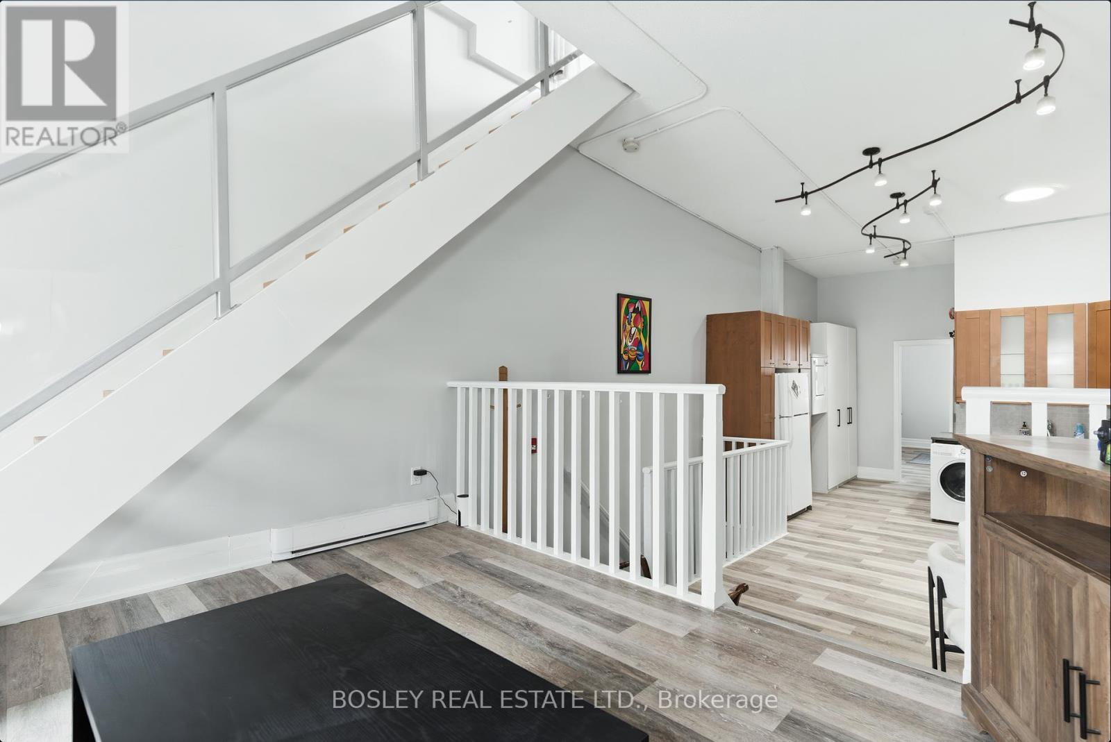179 Queen Street E Property Photo 33