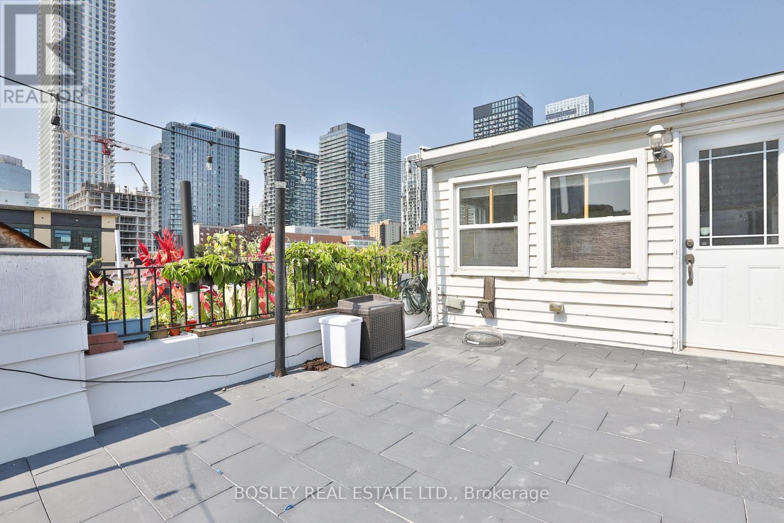 179 Queen Street E Property Photo 41