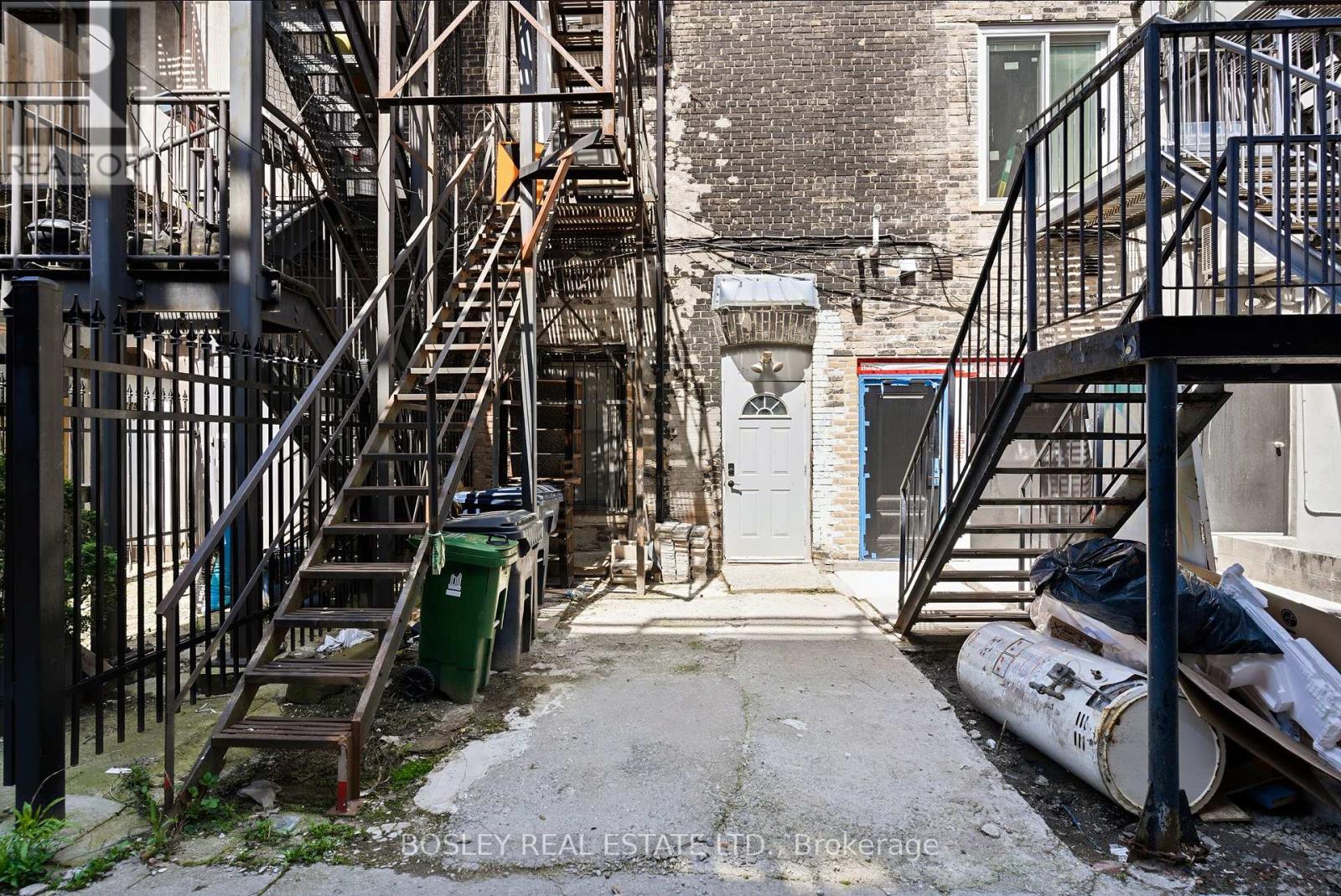 179 Queen Street E Property Photo 44