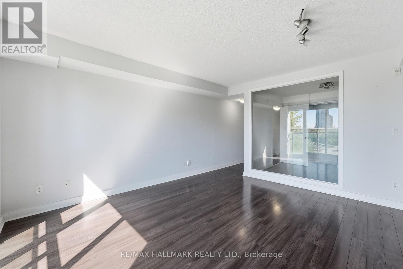 417 - 120 Dallimore Circle Property Photo 4