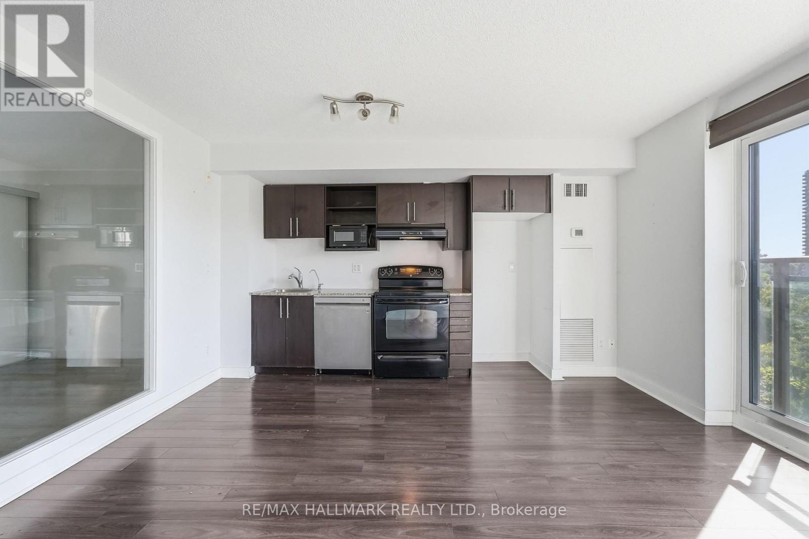 417 - 120 Dallimore Circle Property Photo 6