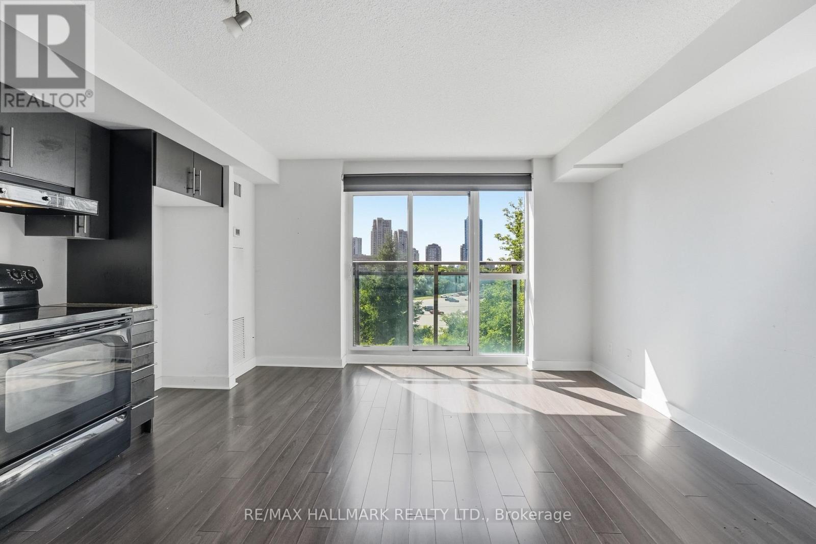 417 - 120 Dallimore Circle Property Photo 7