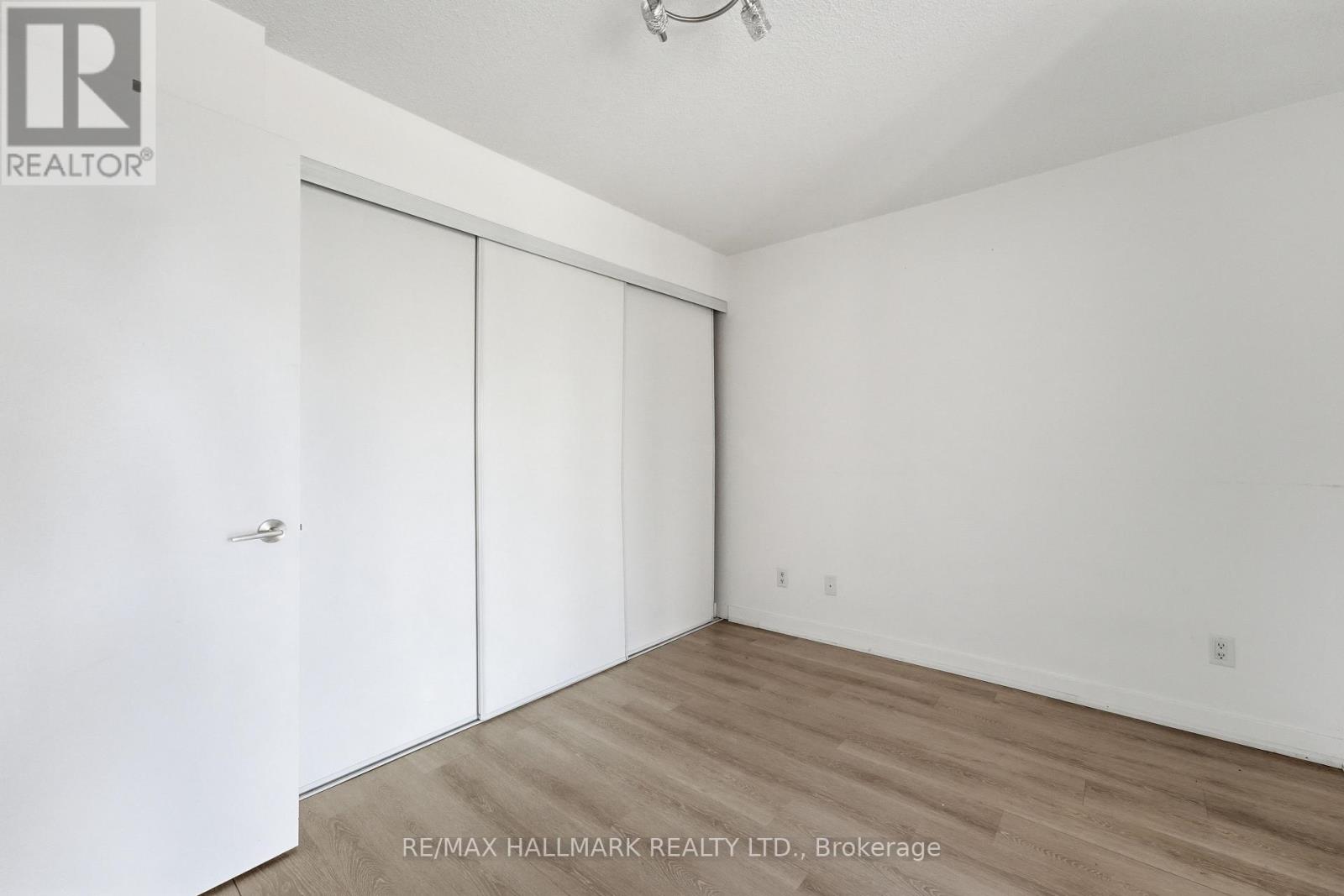 417 - 120 Dallimore Circle Property Photo 10