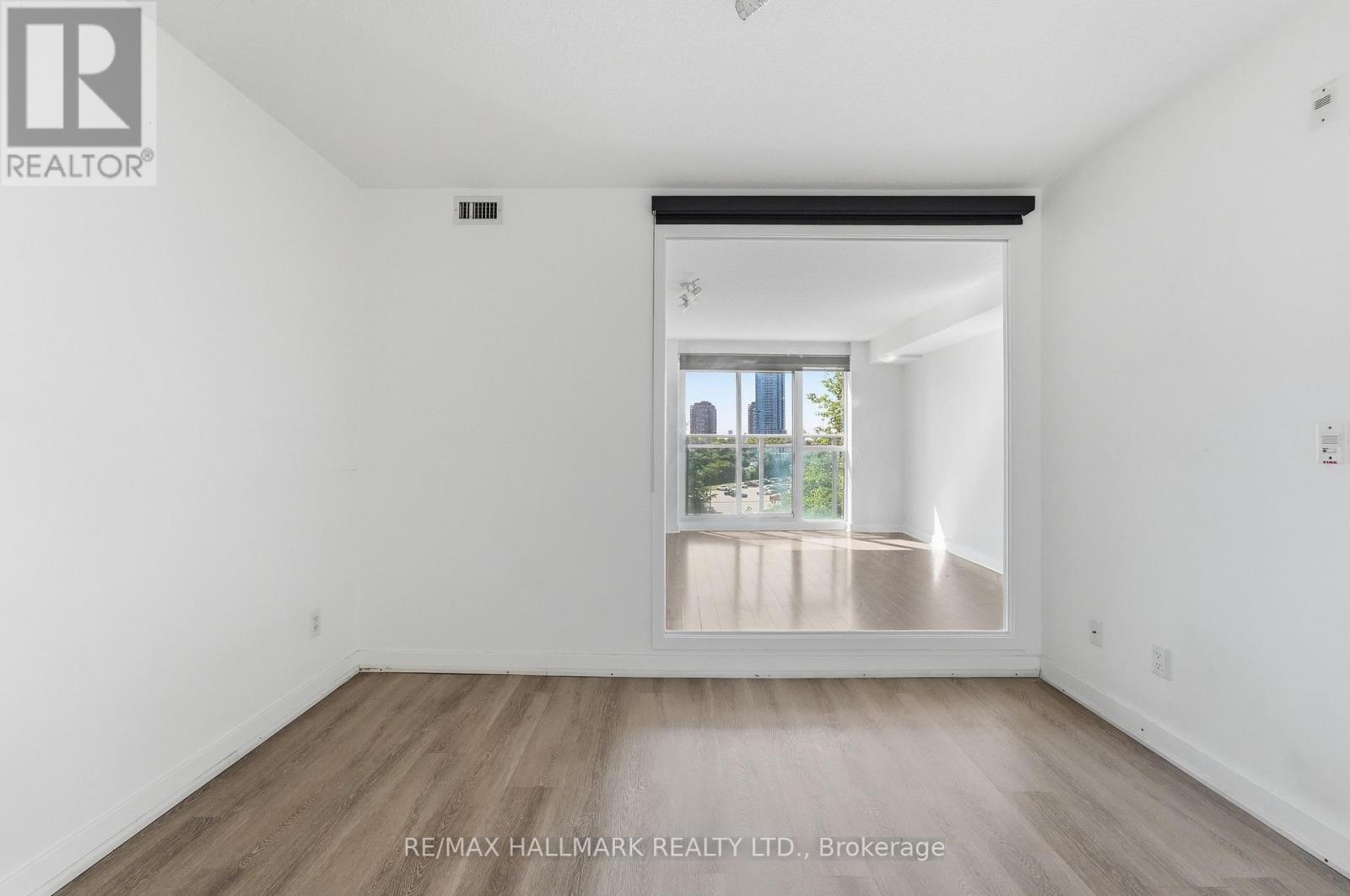417 - 120 Dallimore Circle Property Photo 11