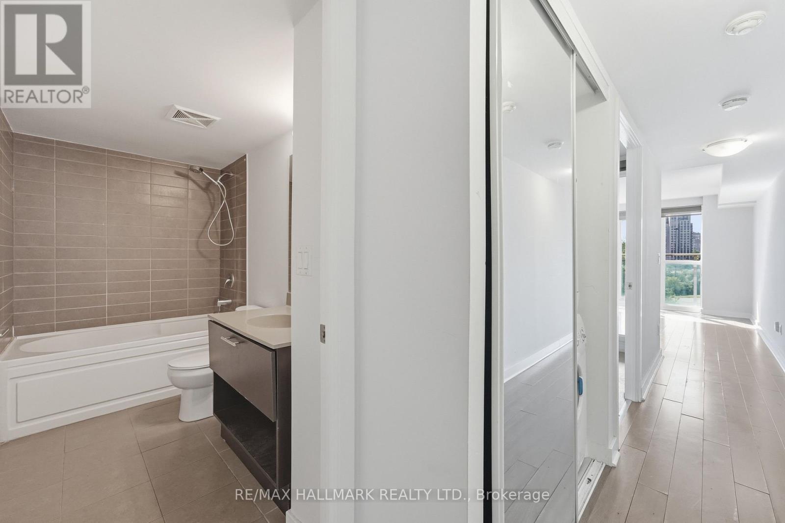 417 - 120 Dallimore Circle Property Photo 13