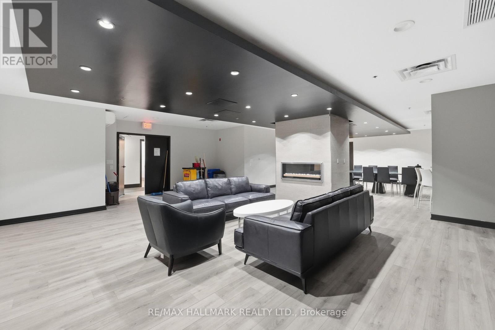 417 - 120 Dallimore Circle Property Photo 19