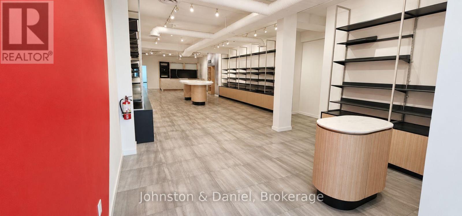 Retail - 2577 Yonge Street Property Photo 1