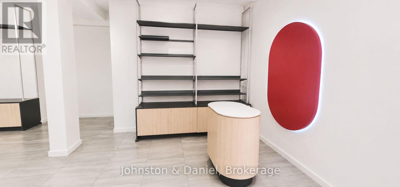 Retail - 2577 Yonge Street Property Photo 6