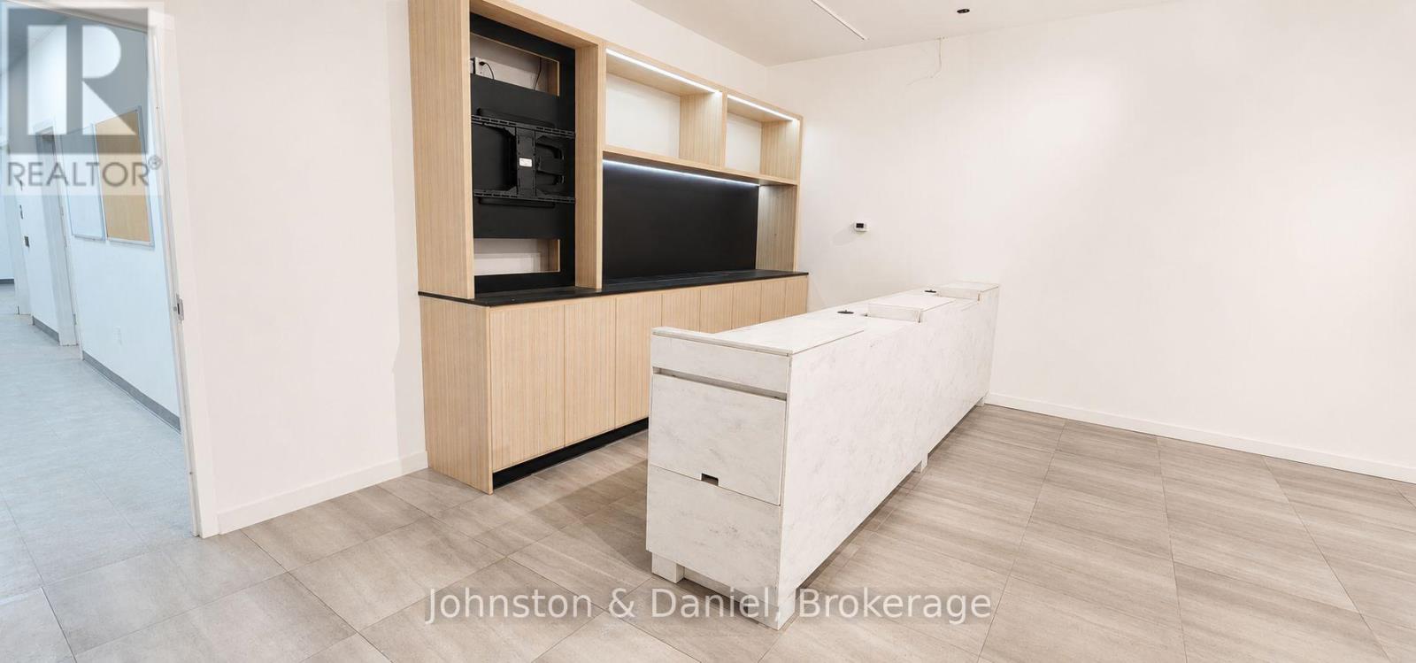 Retail - 2577 Yonge Street Property Photo 8